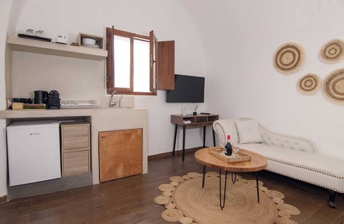 Akrotiri Apartment | Santorini Rooftop Hot Tub Suite w/Panoramic Views