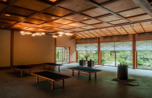 Izu Nagaoka Onsen Hotel | Sanyo-so