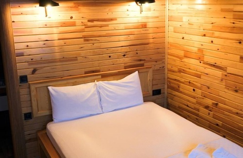 Sapanca Hostel | SAPANCA GRANDWOODEN SUİT