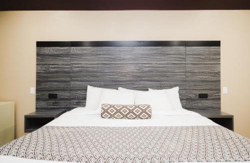 Channelview Hotel | Sapphire Inn & Suites
