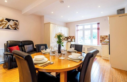 Caister-on-Sea Apartment | Sapphire - Spacious apartment near the Sea