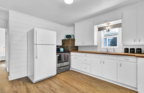 Boise Bench House | Sapphire Suite- Close to Airport and Hospital!