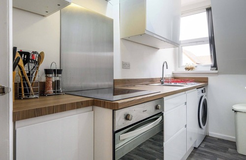 Moseley Apartment | Sapphire Suite Moseley Birmingham StayStaycations