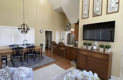 Sapphire House | Sapphire Valley Townhouse BEAUTIFUL-2 min. walk to amenities & restaurants!
