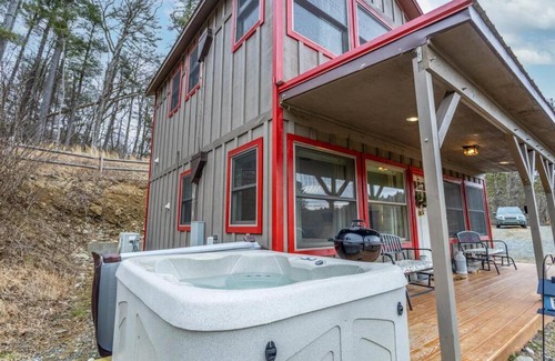 Blowing Rock House | Sarah Janes Cottage at Doe Creek