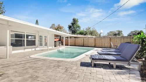 Sarasota House | Sarasota home with Outdoor Oasis
