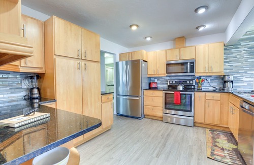 Southgate House | Sarasota House w/Private Pool - 4 Mi to Beach!