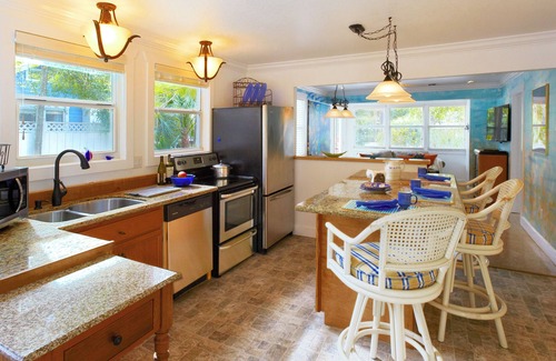 Laurel Park Cottage | SarasotaCottageRentals ~ Authentic FL, Enchanting Downtown Historic Laurel Park
