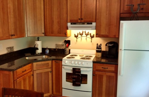 Greenfield Center Apartment | Saratoga-History, Health & Horses-2 mi to dtwn, 1.5 mi to Skidmore