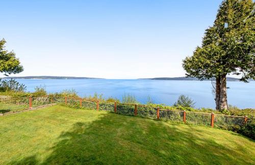 Langley House | Saratoga Waterview Escape