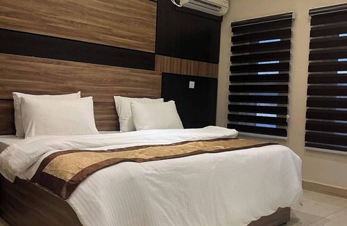Kano Hotel | Sarina Suites and Apartments