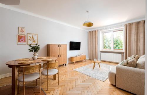 Saska Kepa Apartment | Saska Kępa Homely Apartment by BookingHost