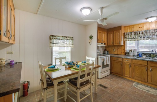 Satsuma House | Satsuma Home w/Fire Pit + Dunns Creek Access!