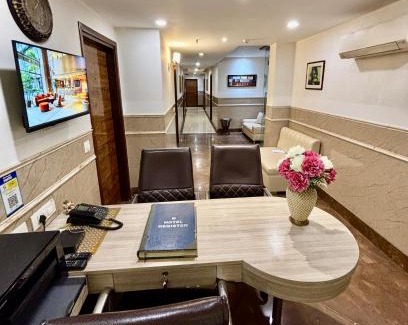 Pashim Vihar House | Satyam Room