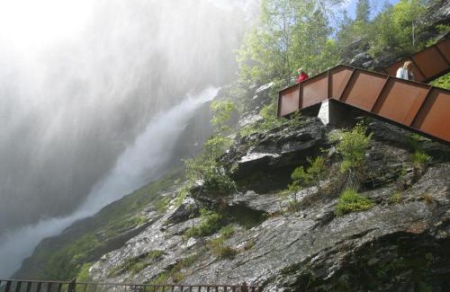 Saudasjøen Resort | Sauda Fjord Camping