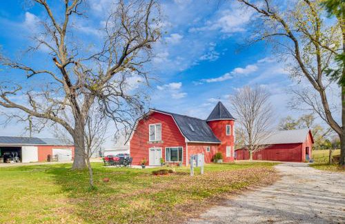 Smithshire House | Sauna and Private Hot Tub Kirkwood Farmhouse!