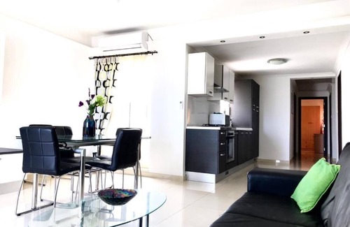 Bugibba House | Savoy SeaView 3 Bedroom Apartment