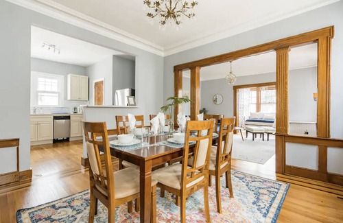 Ampere Apartment | Savvy Traveler 3BR NJ Home with great access to New York City