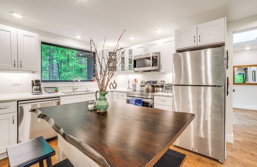 Harbert Cottage | Sawyer Retreat w/Fire Pit < 2 Mi to Beaches!