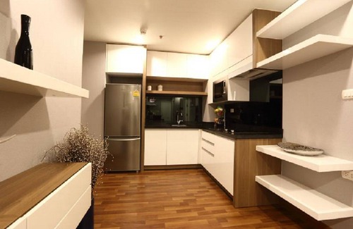 Khlong Toei Condo | SB Home 2BR Apartment 82spm, Sukhumvit/WIFI/TV/BIG POOL/BTS