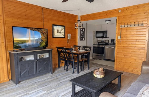 Snowshoe Condo | SC 2407 Stylish Modern One-Bedroom with Fireplace Escape!