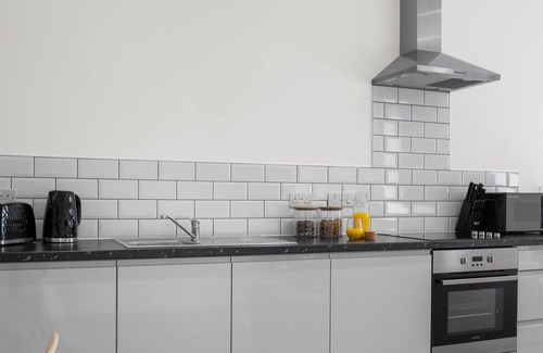 Balsall Common Apartment | SCA- Arden Apartment 3 Triple Bedroom Free Parking