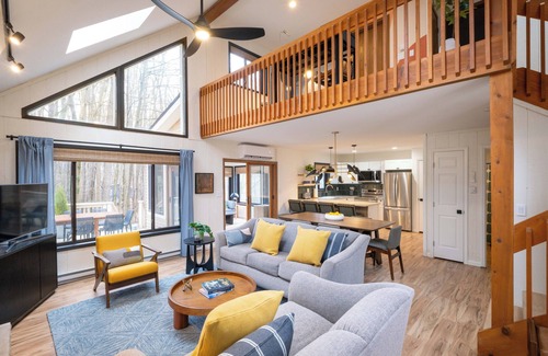 Gouldsboro House | Scandi Bliss: Fall Foliage Getaway – Lake Access, Firepit Nights & Game Room Fun