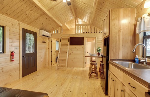 Cowanesque Cabin | Scenic Deck & Grill: Middlebury Center Retreat!