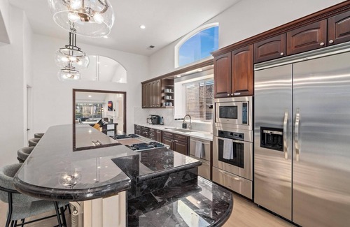 Bonita House | Scenic Luxury Oasis: Views, Pool, Spa, Game & Movie Rms