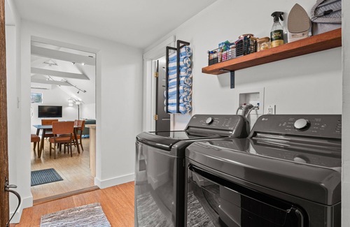 Bridgewater Corners House | Scenic Rt 4: Hot tub, minutes to everything!