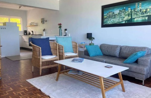 Redhill Apartment | Scenic Simon’s Town Stay | Steps to Beach & Cafés
