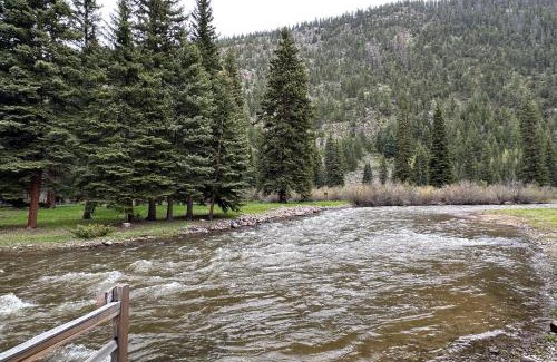 South Fork House | Scenic Solitude