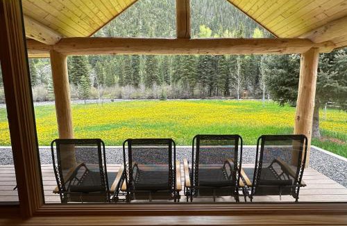 South Fork House | Scenic Solitude