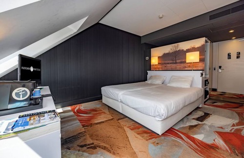 Uden Hotel | Scenic Stay by Bevrijdingspark Trails Free Parking in Peaceful Uden