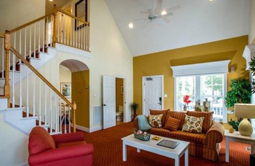 Lackey Apartment | Scenic Vacation Resort Properties in Historic Williamsburg