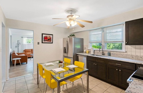 Imperial House | scent-free stay - spacious , big yard and safe neighborhood