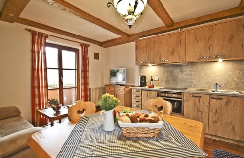 Grassau Apartment | "Schöne Aussicht" 73 qm, gemütliche Ferienwohnung mit Südostbalkon