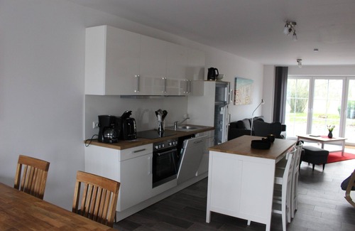 Norden Apartment | Schöne Ferienwohnung Zur Werkstatt für 4 Personen + Hund