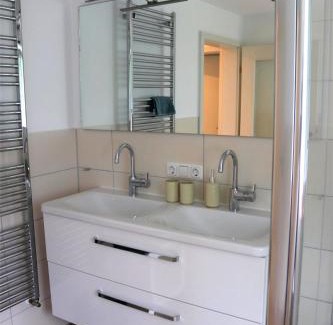 Oberdorla Apartment | Schöne Ferienwohnung vor den Toren Pullman Citys drei