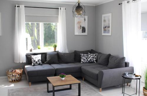 Maleras House | Schönes schwedisches Cottage in Seenähe mitten im Glasreich