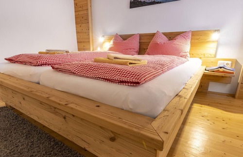 Au an der Donau RV Rental | Schlaf-fass mit Gemeinschaftsbad - Camping & Pension Au an der Donau