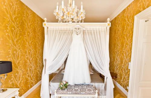 Schonbrunn Apartment | Schloß Schönbrunn Grand Suite