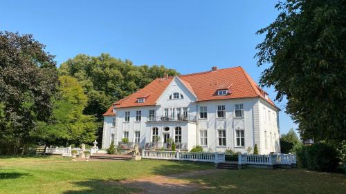 Badow Apartment | Schloss Badow