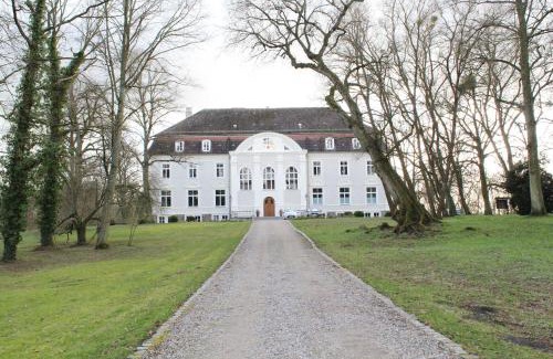 Boldekow House | Schloss Zinzow