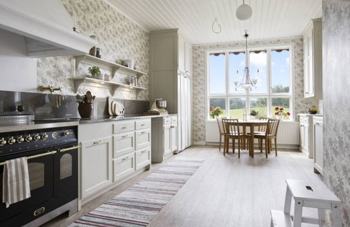 Animskog Apartment | School on the lake: 215m² - 5 bedrooms. - 2 bathrooms