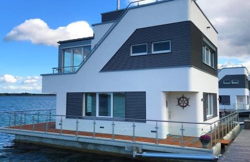 Bitterfeld Villa | Schwimmendes Haus Robby II