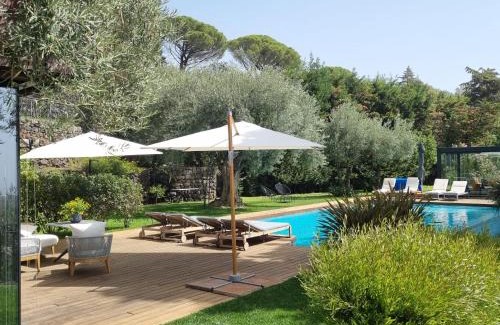Ragalna House | Scialaj Villa di lusso sull'Etna con piscina e vista mare