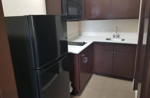 Bay City Hotel | Scottish Inns Bay City, 2 Queen Beds Kitchenette Non-Smoking, 2 Units