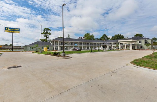 Barrett Hotel | Scottish Inns & Suites - Crosby