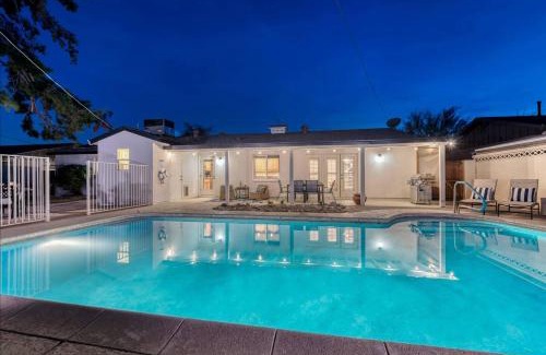 Papago Parkway House | Scottsdale Dream Home With Free Heated Pool!